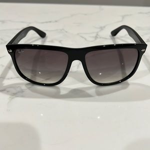 Ray-Ban unisex sunglasses RB4147